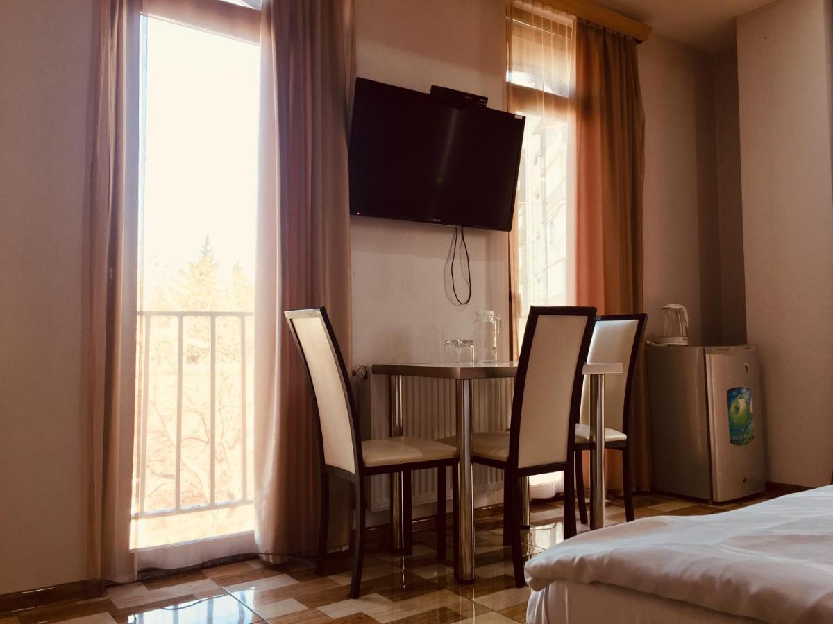 Hotel Tourist Tiflis Dış mekan fotoğraf